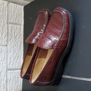 Nicole Women's Crocodile Pattern Brown Loafers Size 7 Preppy Academia Office